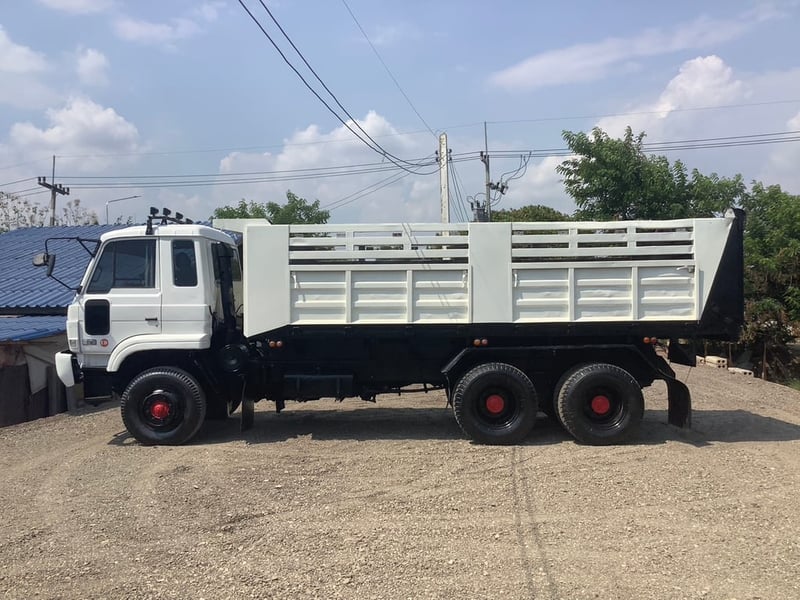 Nissan 10ล้อ UD230แรง ดั้มพ์สามมิตร (2เพลา)ปี 44 Nissan 10ล้อ UD230แรง ดั้มพ์สามมิตร (2เพลา)ปี 44