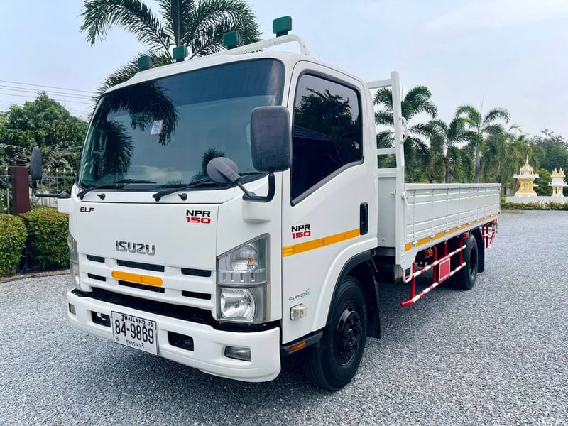 6 ล้อ ISUZU หัวตึก NPR 150 แรงเทอร์โบ ปี 2557 กระบะยาว 5 เมตร 6 ล้อ ISUZU หัวตึก NPR 150 แรงเทอร์โบ ปี 2557 กระบะยาว 5 เมตร