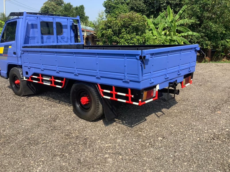 Isuzu 4 ล้อ NKR 88แรง(รถห้างแท้) ปี37