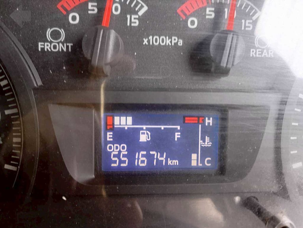 HINO Victor 500 EURO 3 ทะเบียน 71-1211 พ่วง 71-1145