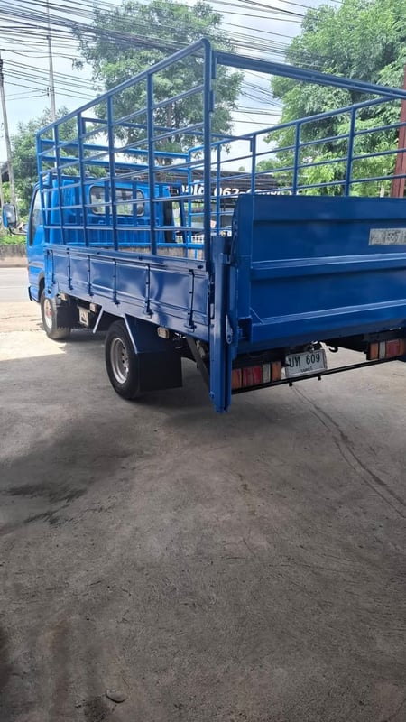 Isuzu NKR รถปี48 มีลิฟท้าย กระบะยาว3.50 ม. กระบะกว้าง 1.84 ม. Isuzu NKR รถปี48 มีลิฟท้าย กระบะยาว3.50 ม. กระบะกว้าง 1.84 ม.