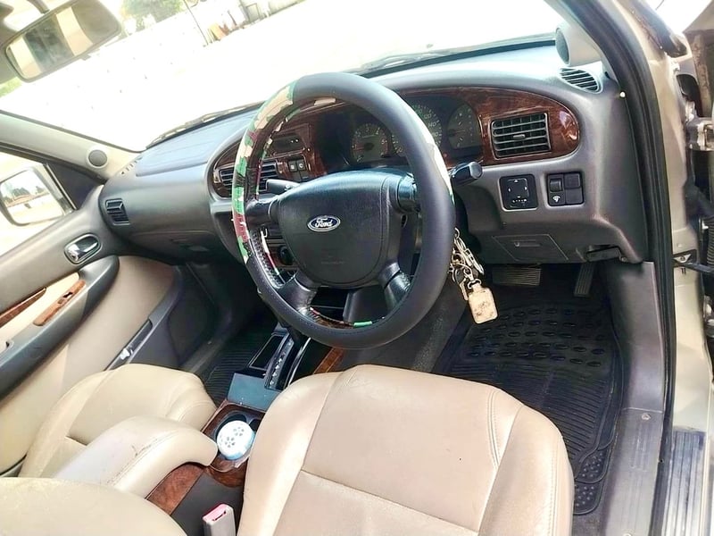 FORD EVEREST 2.5 ดีเซล เกียร์ออโต้ ปี47