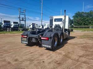 หัวลาก 10 ล้อ VOLVO 440 แรง ปี 58  ยกล้อ ถุงลม 