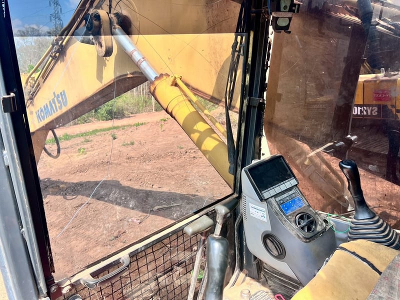 KOMATSU 210-8 mo กล้องหลัง ไฟฟ้าครบ รถพร้อมทำงาน เอกสารเล่มทะเบียน 