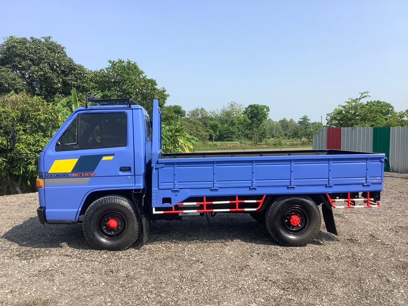 Isuzu 4 ล้อ NKR 88แรง(รถห้างแท้) ปี37