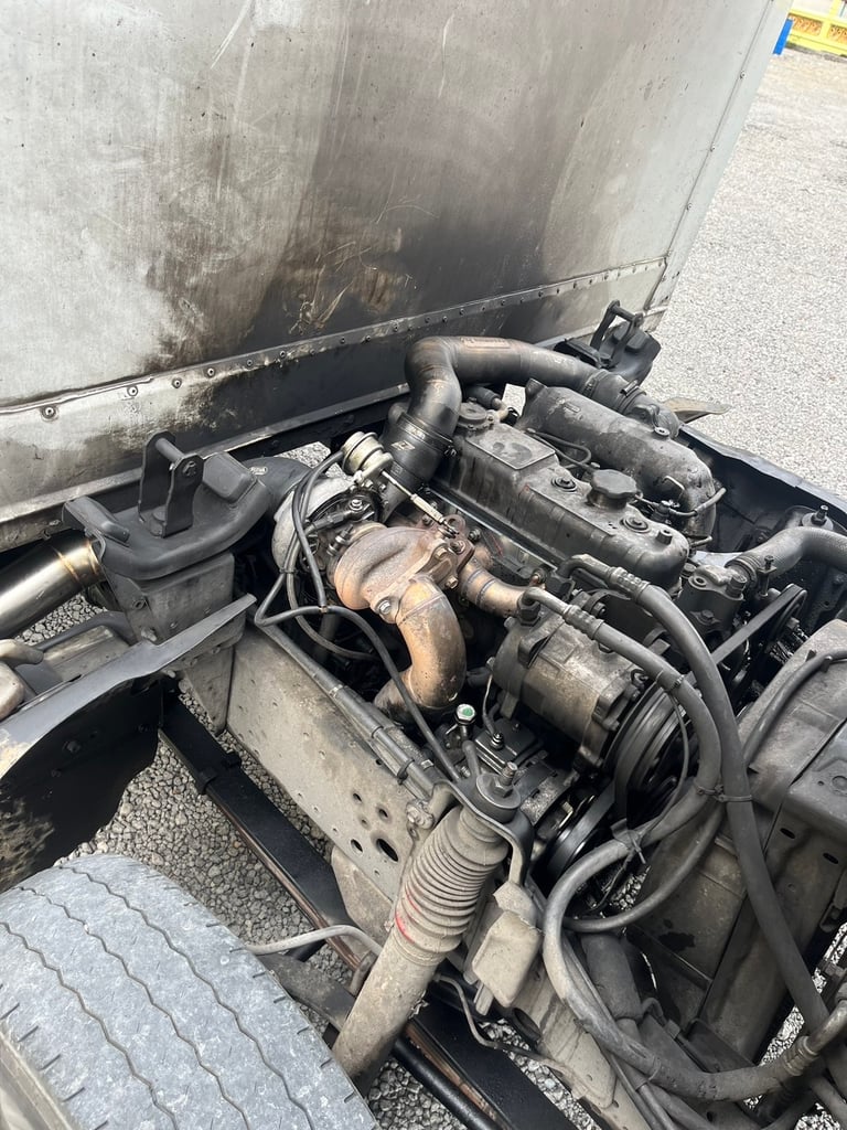 Isuzu NKR100แรง ตู้ทึบ ปี54 (เจ้าของขายเอง) 4ล้อจั้มโบ้ ตู้ยาว 3.2 เมตร Isuzu NKR100แรง ตู้ทึบ ปี54 (เจ้าของขายเอง) 4ล้อจั้มโบ้ ตู้ยาว 3.2 เมตร