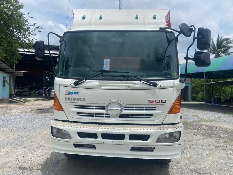 Hino FM8J 10ล้อ 2 เพลา กระบะคอกสูง (มีชุดปากลำโพงท้าย) 