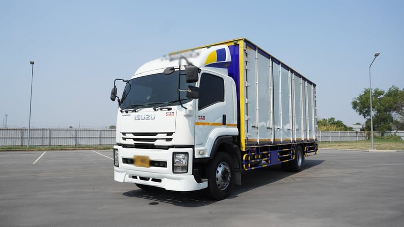 Isuzu FTR240 ปี65 ตู้ 10 บาน ยาว 7.6 ม.