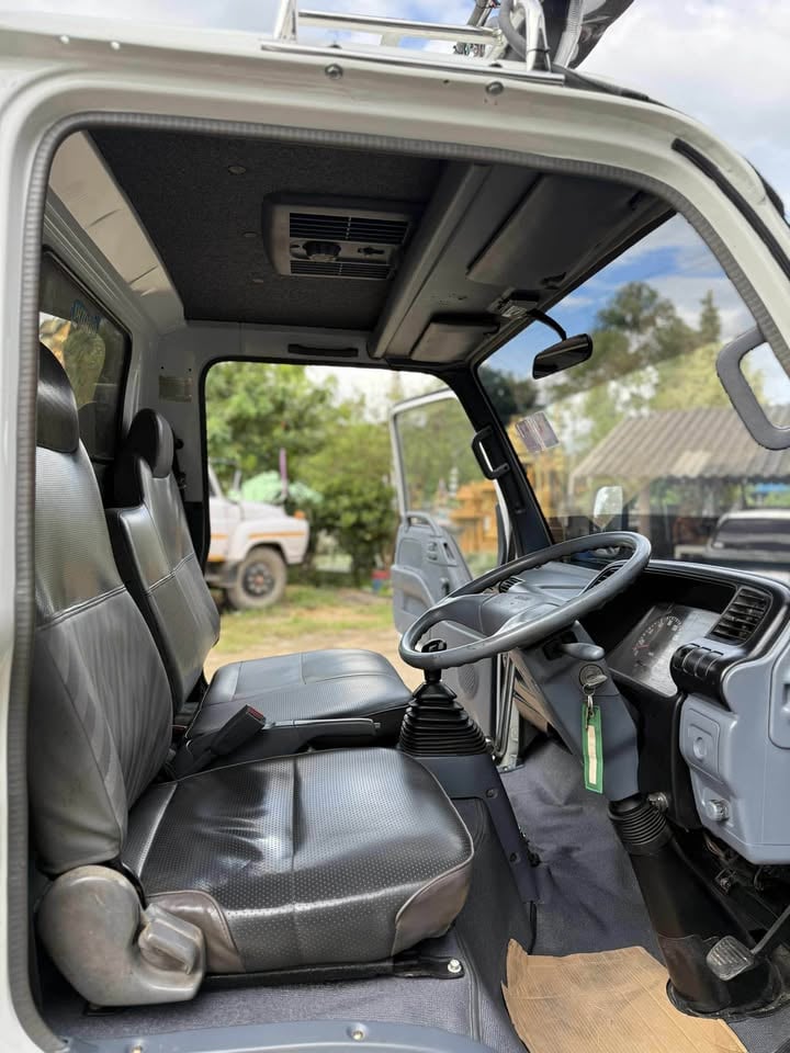 ISUZU NKR 100แรงเทอร์โบ ปี50  ดัมพ์3คิว ยาว3.18 กว้าง1.90 