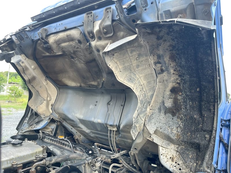 6 ล้อตู้แห้ง ISUZU NQR ปี 2547 เครื่อง 150