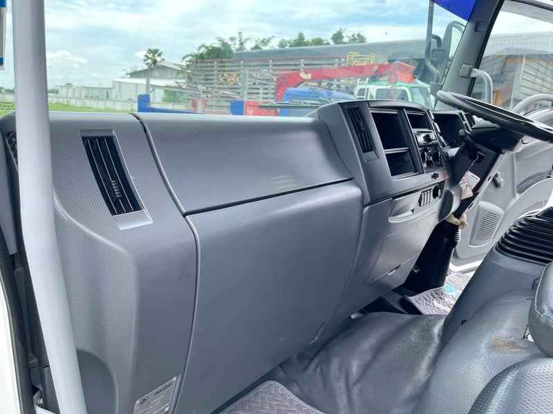 6 ล้อ ISUZU FRR 190 แรง เทอร์โบ ปี60 กระบะสแตนเลสทั้งลูก ยาว 5.60 กว้าง 2.20 สูง 1.30 เมตร 