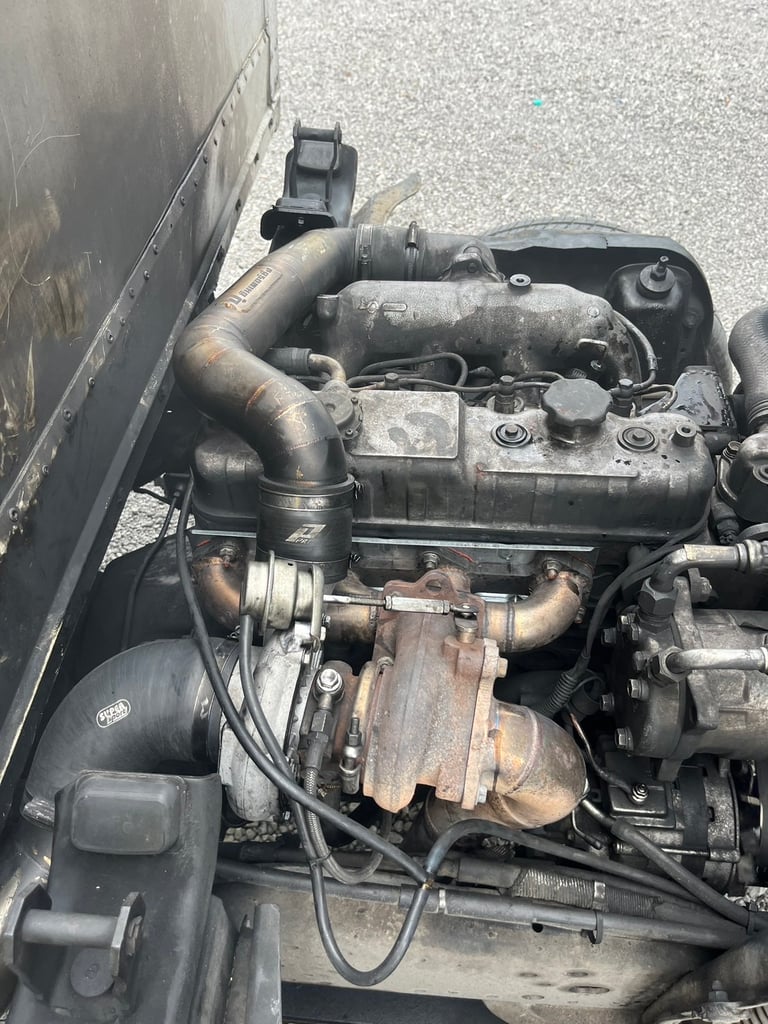 Isuzu NKR100แรง ตู้ทึบ ปี54 (เจ้าของขายเอง) 4ล้อจั้มโบ้ ตู้ยาว 3.2 เมตร Isuzu NKR100แรง ตู้ทึบ ปี54 (เจ้าของขายเอง) 4ล้อจั้มโบ้ ตู้ยาว 3.2 เมตร