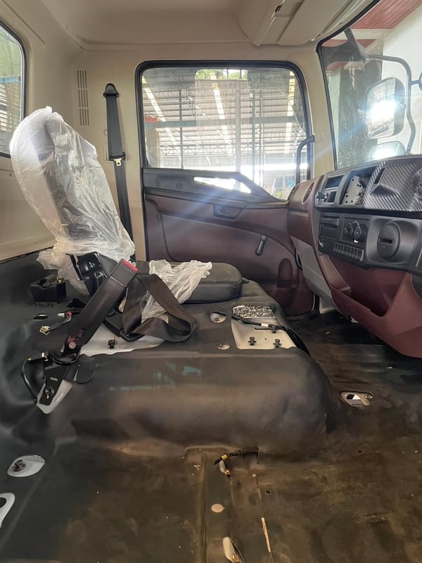 หัว Hino สภาพป้ายแดง ราคา 270,000 บาท