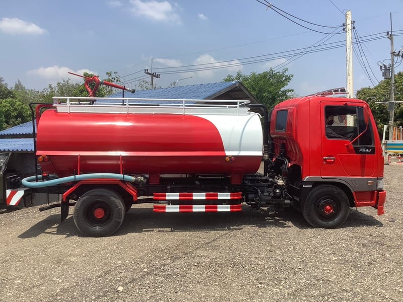 Hino 6 ล้อ FB4J 150แรง ยูโร1 ปี 40 รถน้ำ 5,000 ลิตร
