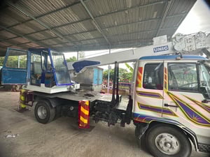 Nissan 6 ล้อเครน 7 ตัน  ราคา  550,000