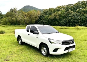 Toyota REVO 2.4 ปี 2016  รถสวยๆ  เล่มพร้อมโอน 