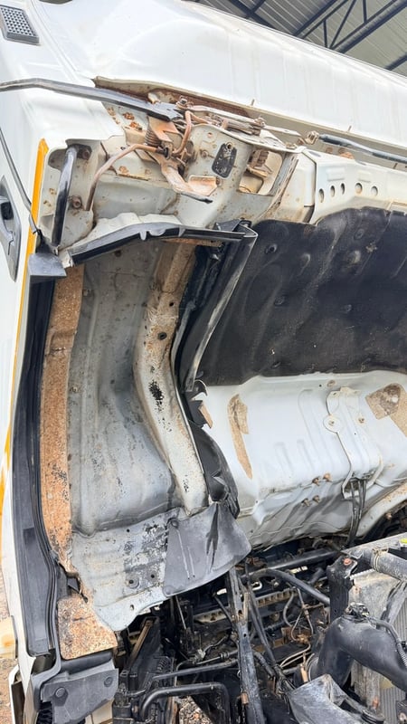 Isuzu 6 ล้อ  NPR150 แรง ปี 57 