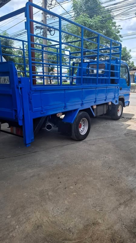 Isuzu NKR รถปี48 มีลิฟท้าย กระบะยาว3.50 ม. กระบะกว้าง 1.84 ม. Isuzu NKR รถปี48 มีลิฟท้าย กระบะยาว3.50 ม. กระบะกว้าง 1.84 ม.