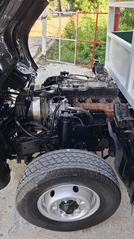 ISUZU รถ4ล้อท้ายลิฟต์ ปี 55 เครือง4BE110แรง ISUZU รถ4ล้อท้ายลิฟต์ ปี 55 เครือง4BE110แรง