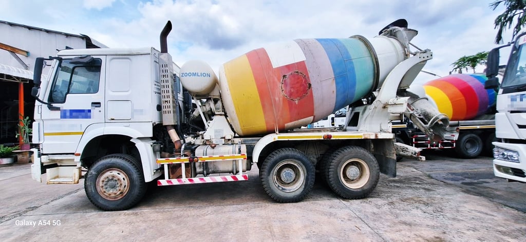 #825 SINOTRUK ZZ1257N3247C 340แรงม้า รถบรรทุก รถโม่ผสมปูน ปี2014 #825 SINOTRUK ZZ1257N3247C 340แรงม้า รถบรรทุก รถโม่ผสมปูน ปี2014