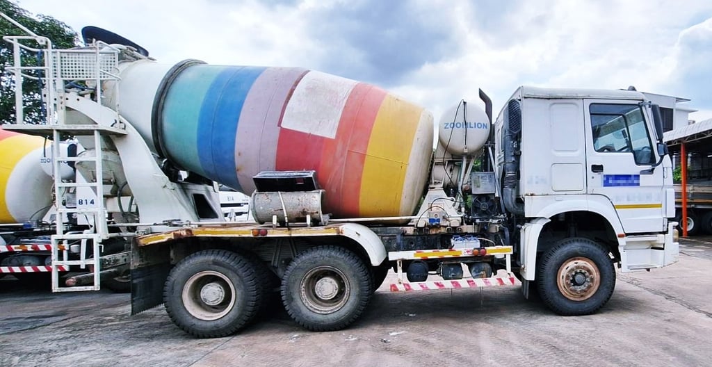 #825 SINOTRUK ZZ1257N3247C 340แรงม้า รถบรรทุก รถโม่ผสมปูน ปี2014 #825 SINOTRUK ZZ1257N3247C 340แรงม้า รถบรรทุก รถโม่ผสมปูน ปี2014