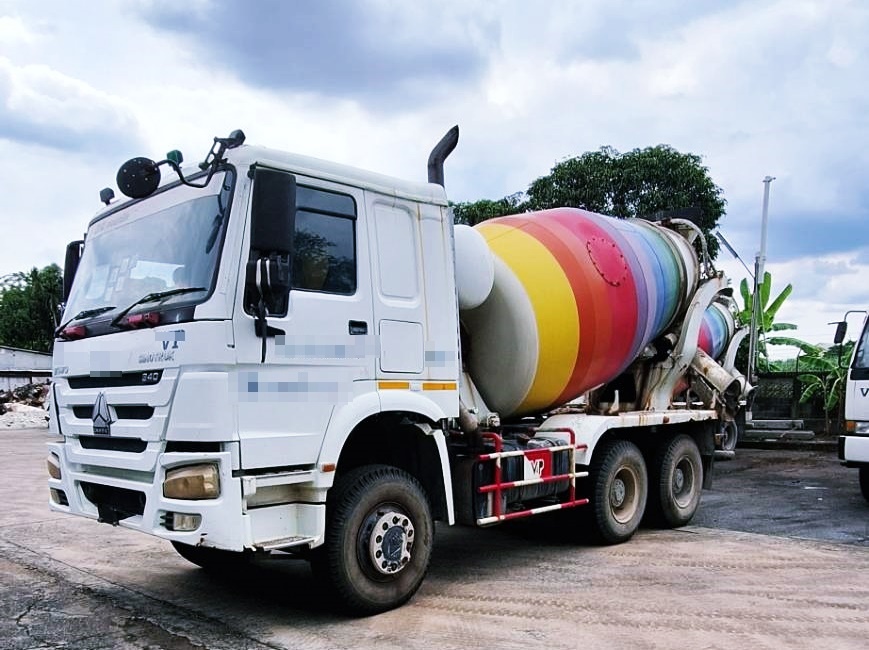 #827 SINOTRUK ZZ1257N3247C 340แรงม้า รถบรรทุก รถโม่ผสมปูน ปี2014