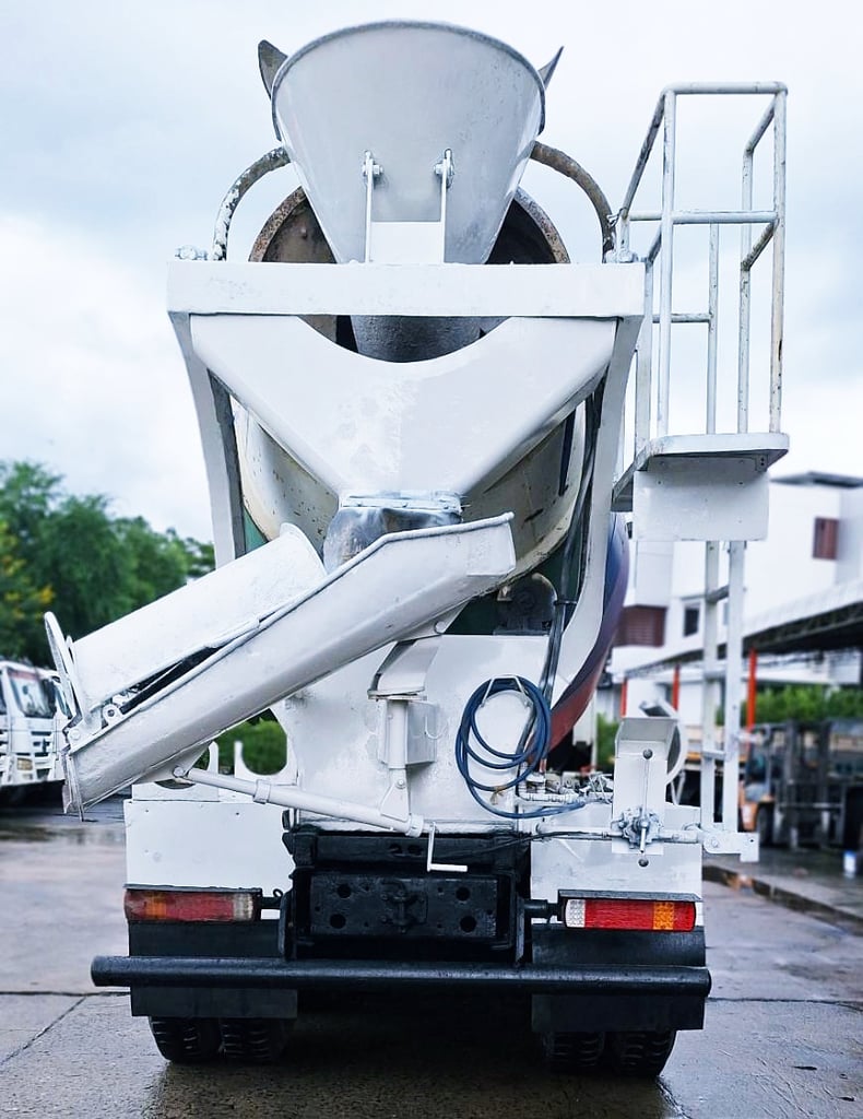 #827 SINOTRUK ZZ1257N3247C 340แรงม้า รถบรรทุก รถโม่ผสมปูน ปี2014