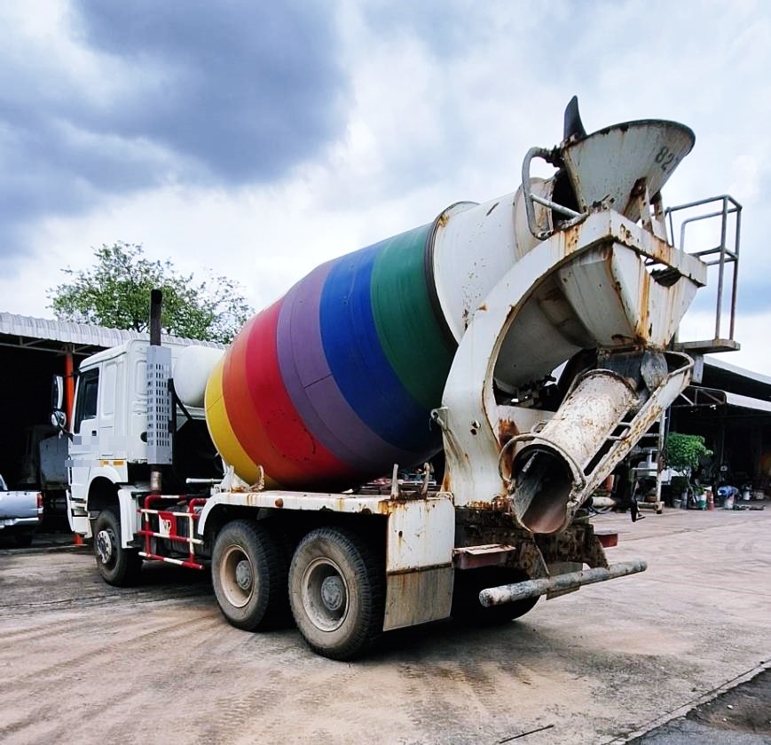 #827 SINOTRUK ZZ1257N3247C 340แรงม้า รถบรรทุก รถโม่ผสมปูน ปี2014