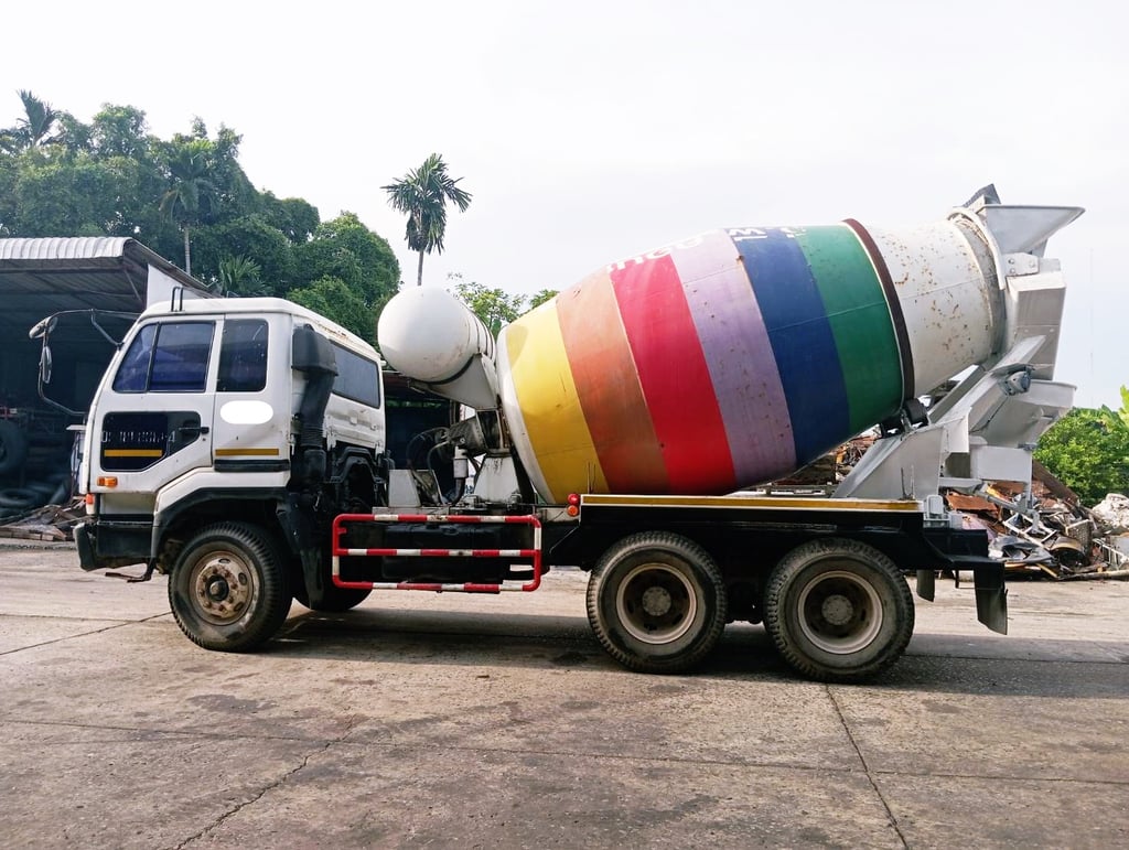 #883 NISSAN CD45V 275แรงม้า รถบรรทุก โม่ผสมปูน ปี1992 #883 NISSAN CD45V 275แรงม้า รถบรรทุก โม่ผสมปูน ปี1992