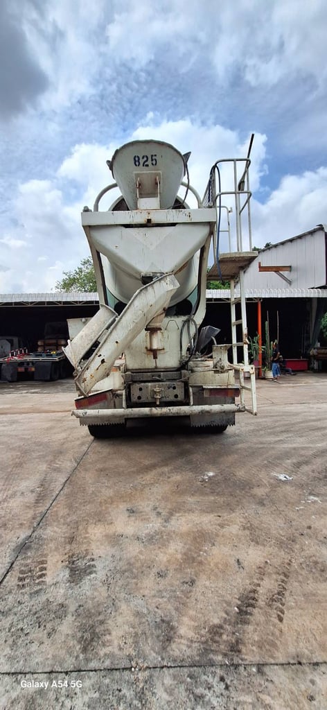 #825 SINOTRUK ZZ1257N3247C 340แรงม้า รถบรรทุก รถโม่ผสมปูน ปี2014