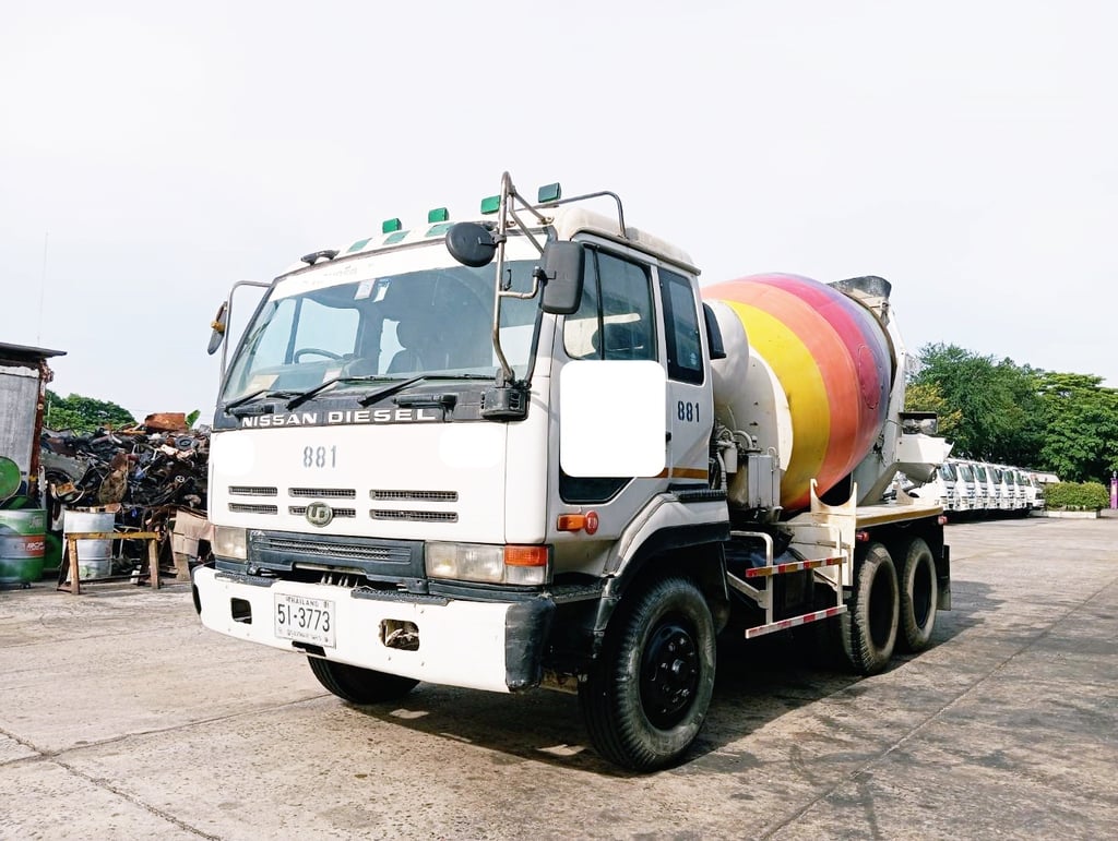 #881 NISSAN CW53H 275แรงม้า รถบรรทุก โม่ผสมปูน ปี2012 #881 NISSAN CW53H 275แรงม้า รถบรรทุก โม่ผสมปูน ปี2012