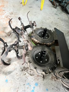 รถไถพรวนดิน 