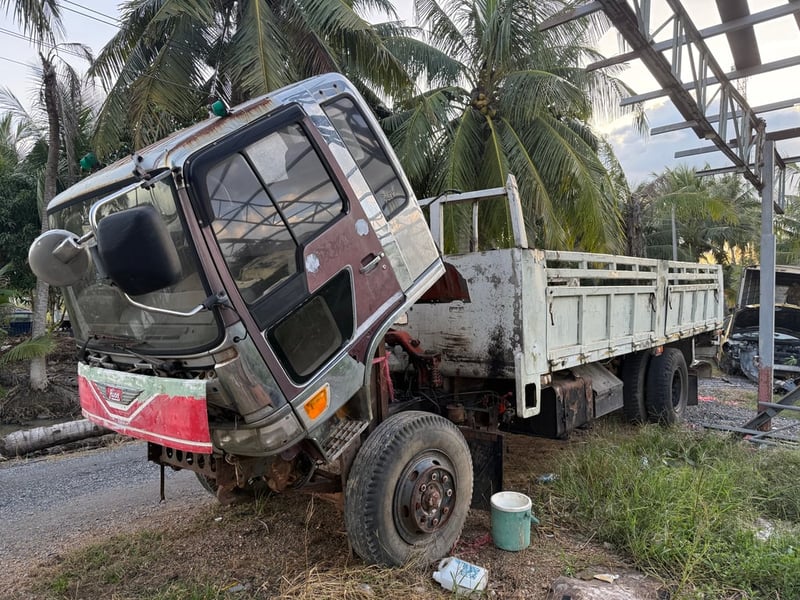 ขาย HINO สิงห์ไฮเทค 195 แรง ขาย HINO สิงห์ไฮเทค 195 แรง