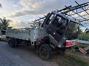 ขาย HINO สิงห์ไฮเทค 195 แรง ขาย HINO สิงห์ไฮเทค 195 แรง