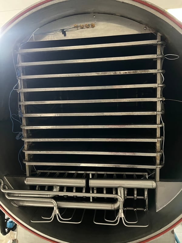 ต้องการขายเครื่องฟรีซดราย ขนาด 150 ลิตร พร้อม ห้องเย็น ขนาดความจุ 2-3 ตัน