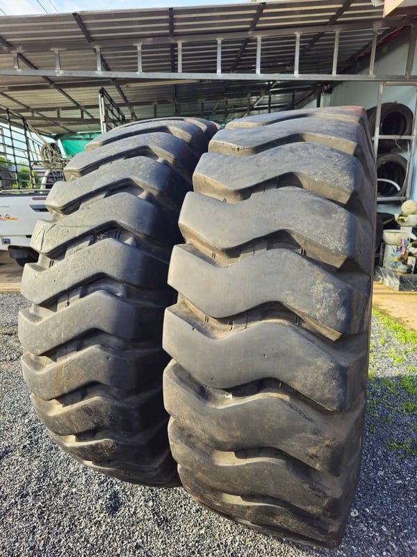 ยางรถเครน