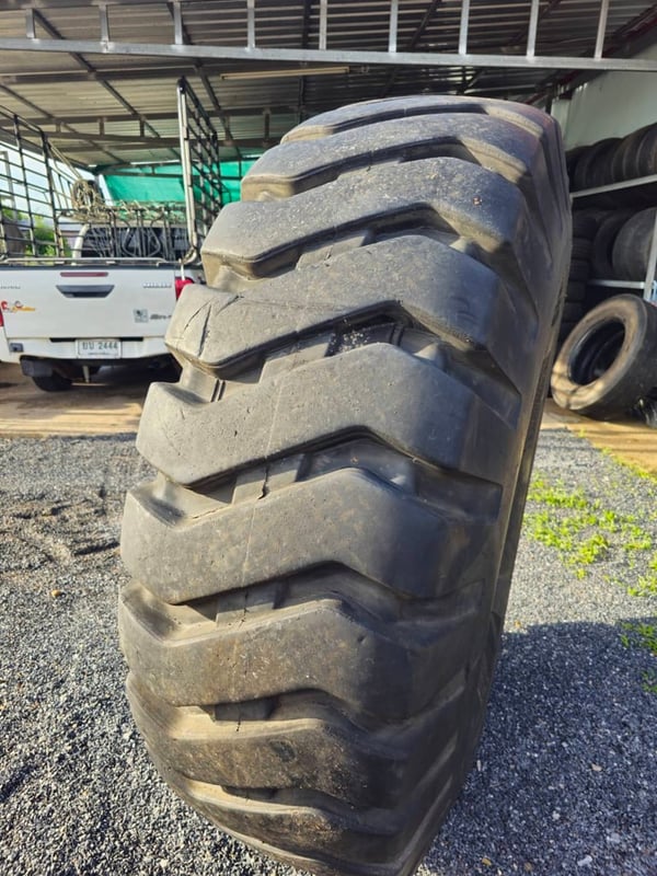 ยางรถเครน