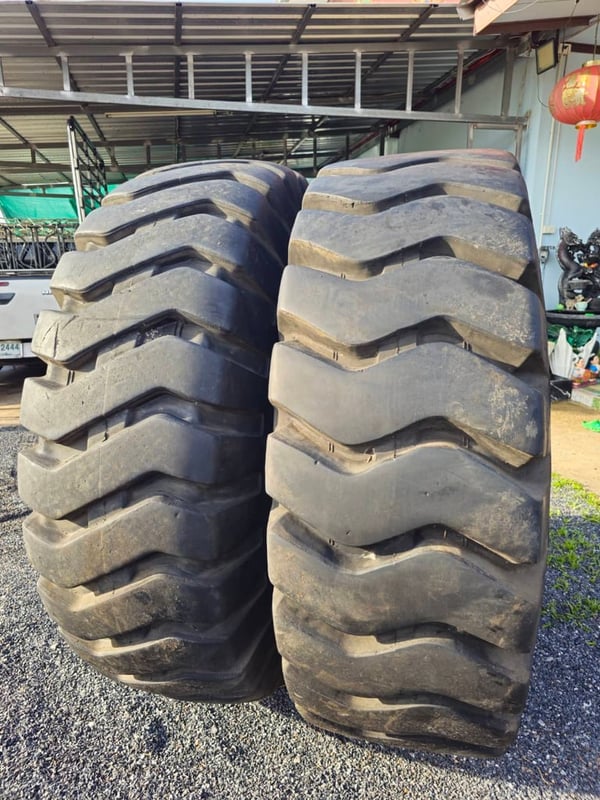 ยางรถเครน