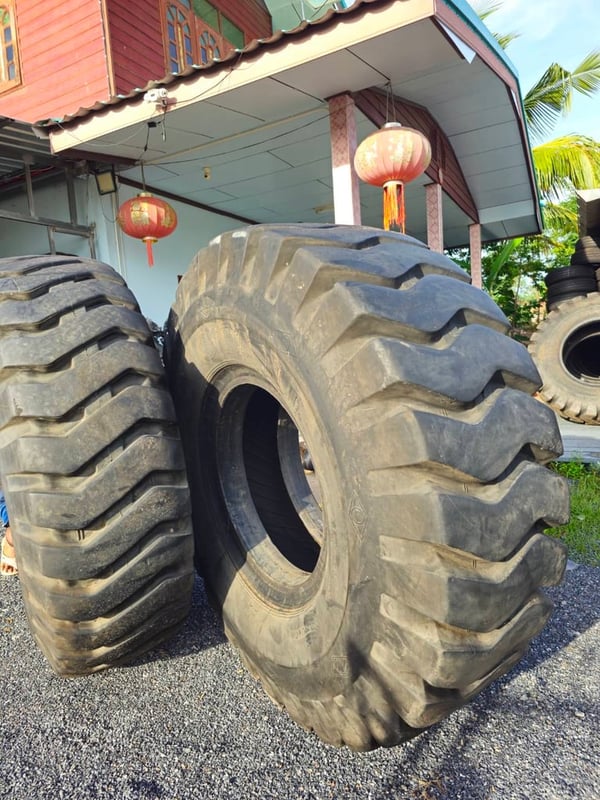 ยางรถเครน