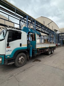 ISUZU FVM 240แรงม้า รถบรรทุก 10ล้อ กระบะเหล็กติดเครน ปี2010