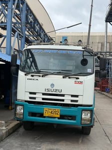 ISUZU FVM 240แรงม้า รถบรรทุก 10ล้อ กระบะเหล็กติดเครน ปี2010