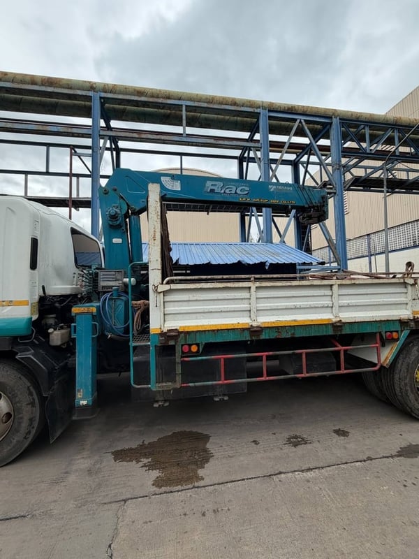 ISUZU FVM 240แรงม้า รถบรรทุก 10ล้อ กระบะเหล็กติดเครน ปี2010