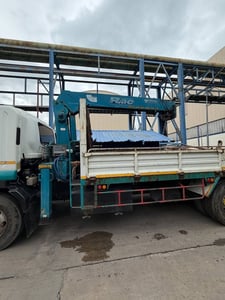 ISUZU FVM 240แรงม้า รถบรรทุก 10ล้อ กระบะเหล็กติดเครน ปี2010