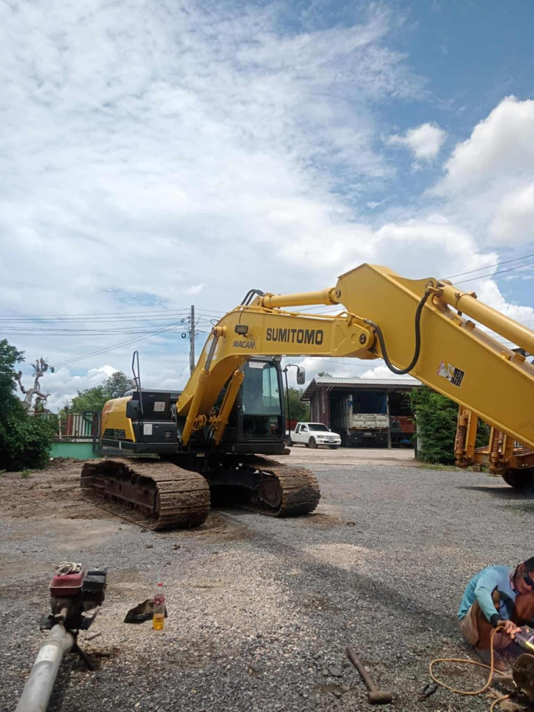 ขายรถแบคโฮ SUMITOMO SH210-6 1.25 ล้านบาท ขายรถแบคโฮ SUMITOMO SH210-6 1.25 ล้านบาท