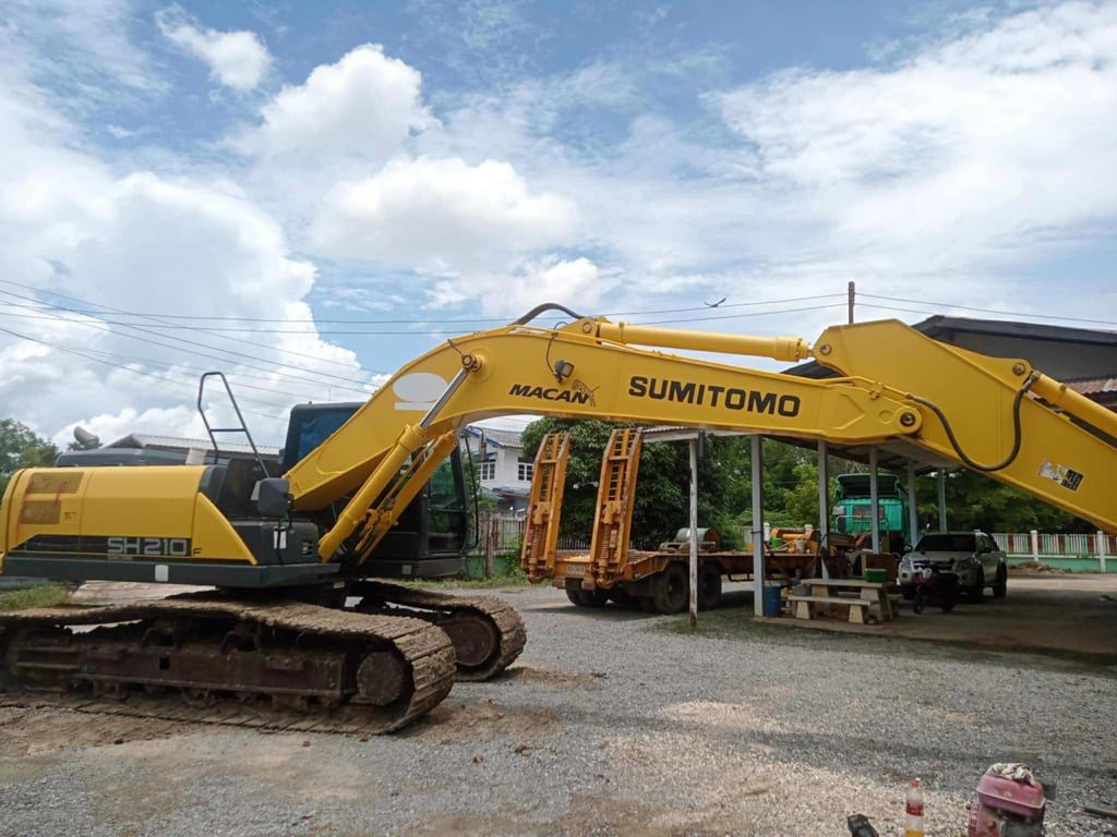 ขายรถแบคโฮ SUMITOMO SH210-6 1.25 ล้านบาท ขายรถแบคโฮ SUMITOMO SH210-6 1.25 ล้านบาท