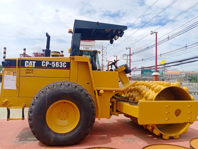 รถบดล้อหนาม CAT รุ่น CP563C SN.5JN-008XXX มือสอง สนใจติดต่อ ปิ่น ศุภสุตา 089-925-7129