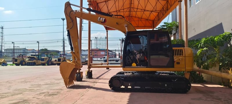 รถขุด CAT 313GC NEW สนใจติดต่อ ปิ่น ศุภสุตา 089-925-7129