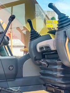 รถขุด CAT รุ่น 320D2 SN.TDZ-010XX  มือสอง สนใจติดต่อ ปิ่น ศุภสุตา 089-925-7129