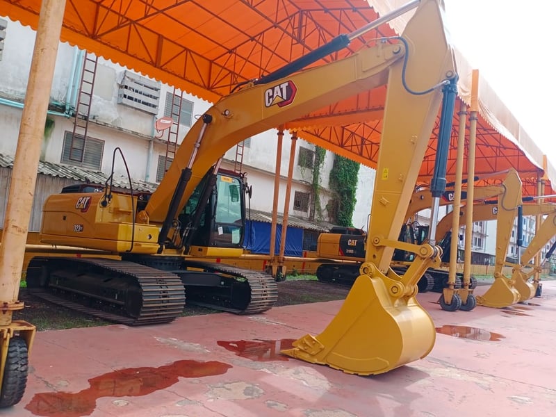 รถขุด CAT รุ่น 323GX 6สูบ  NEW สนใจติดต่อ ปิ่น ศุภสุตา 089-925-7129