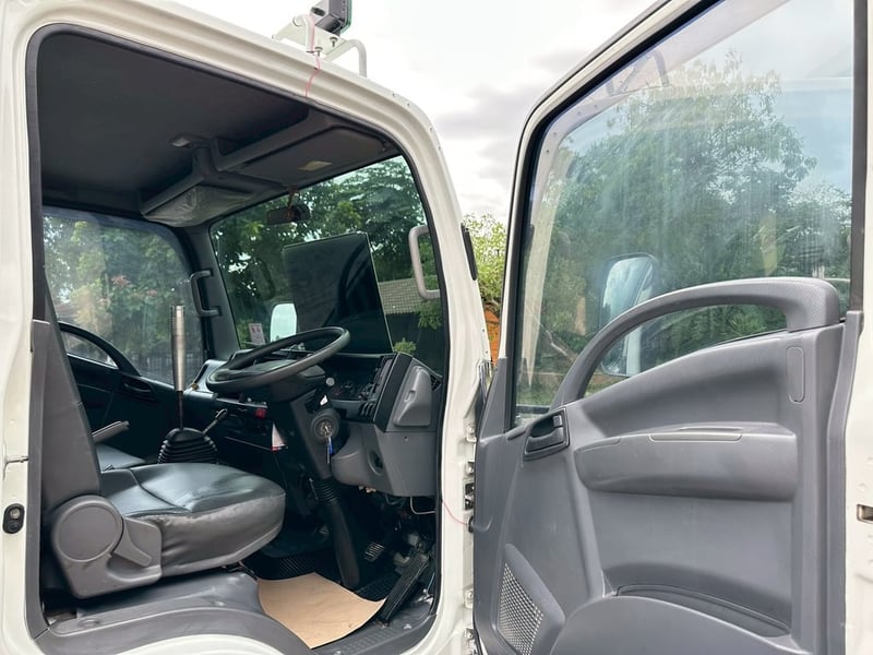 ISUZU NMR 130แรงม้า รถบรรทุก 6ล้อ ดั้มพ์ ปี2019